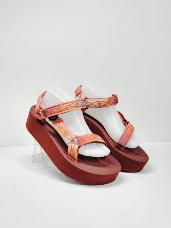 Teva Shoes - TEVA Flatform Universal Sunscape Sandals Women’s Sz 10 Pink Orange Platform NWT